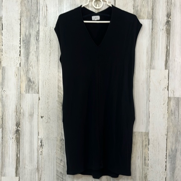 Lou & Grey Dresses & Skirts - Lou & Gray Black Shift Dress Size XXS